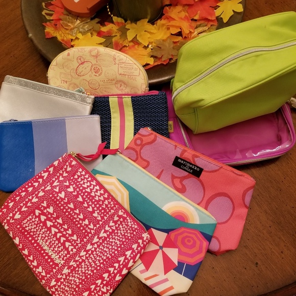 Bundle of Makeup Bags - Picture 3 of 8